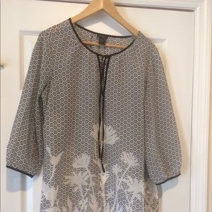 Ann Taylor  Black and white long sleeve blouse